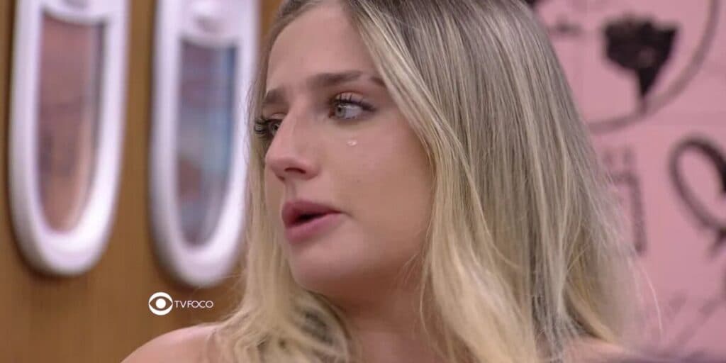 Bruna Griphao fica aos berros após ver pentelho deixado por participante em seu objeto pessoal: "Meu Deus"