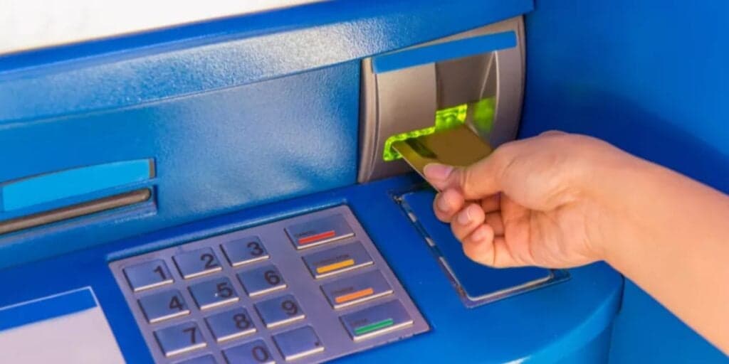 Maior falência de banco acontece após anos, faz instituição encerrar atividades e desespera clientes