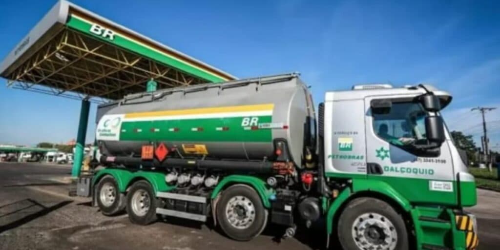 O combustível vai abaixar? Petrobras toma medida que arranca sorrisos de todos os motoristas