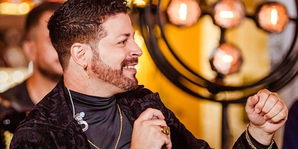 Luto: Morre cantor sertanejo Matheus, dupla de Zé Henrique, atropelado em estrada de SP