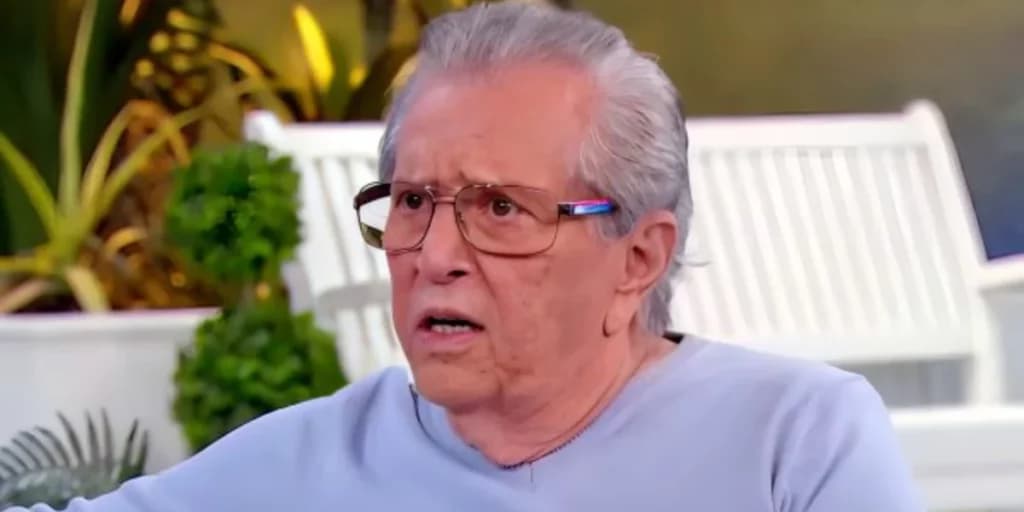 Sertanejo que foi ao SBT não quer ver Carlos Alberto nem pintado de ouro até hoje: "Dar um soco"
