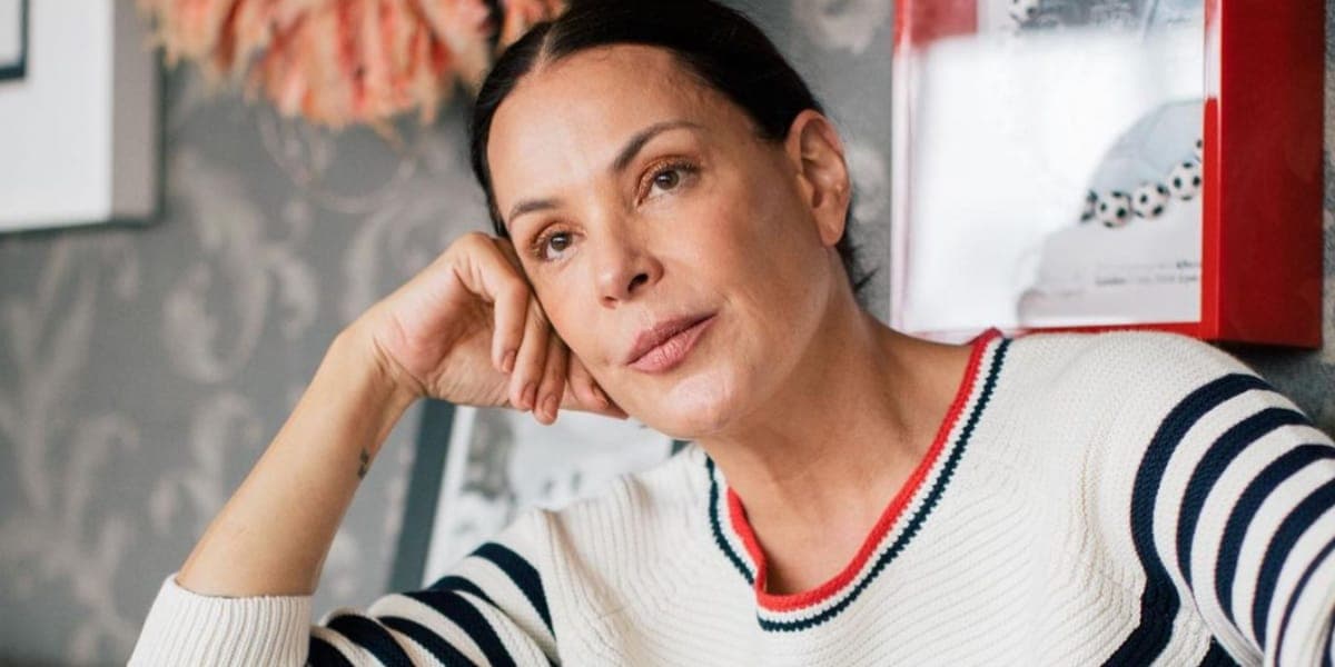Carolina Ferraz, apresentadora da Record, em suas redes sociais (Reprodução: Instagram)