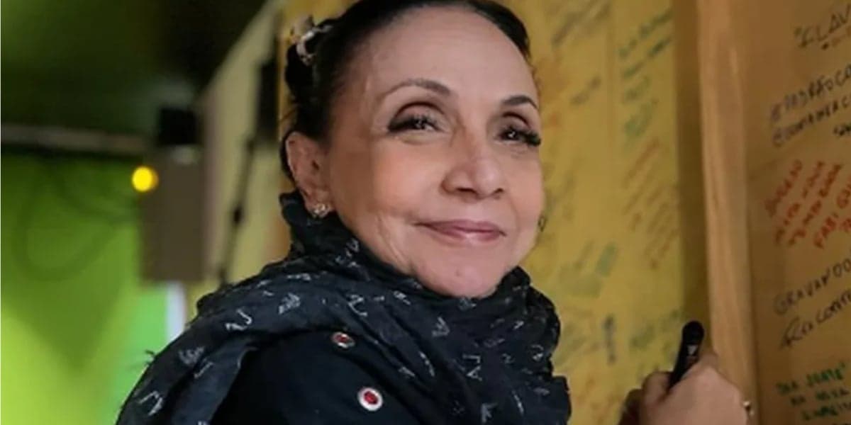 http://tvfoco.uai.com.br/wp-content/uploads/2015/05/Daniela-Mercury.jpg