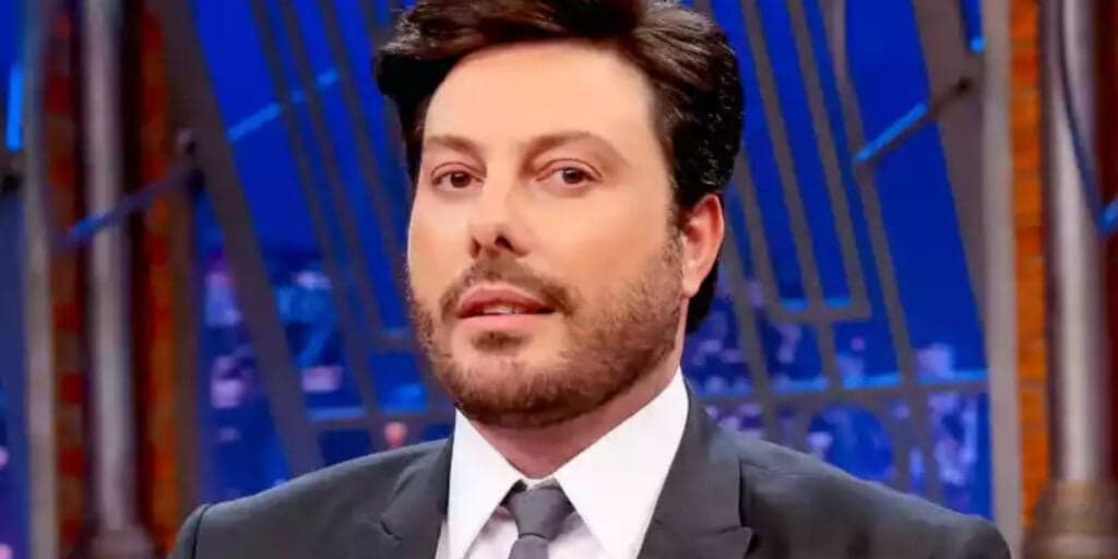 Danilo Gentili faz pronunciamento e fala sobre anúncio de mudança de emissora: "Vou falar a verdade"