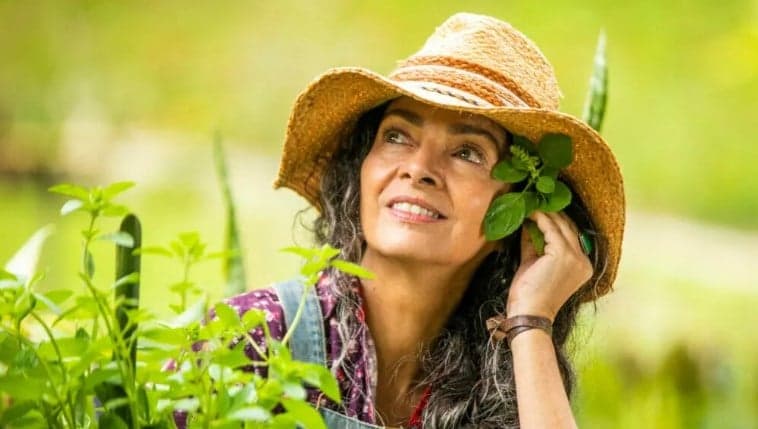 http://tvfoco.uai.com.br/wp-content/uploads/2015/05/Daniela-Mercury.jpg