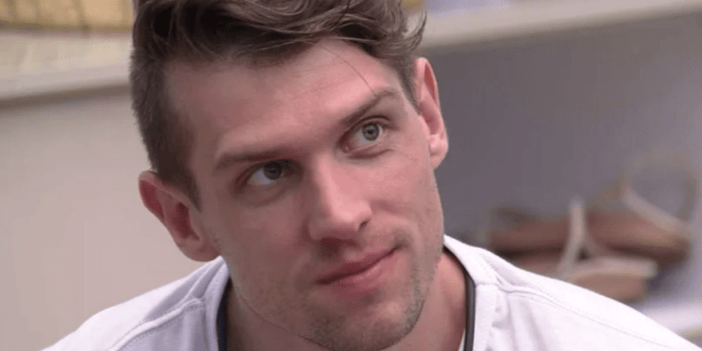 Ex-BBB Cristian faz harmonização facial e você precisa ver o resultado final do procedimento