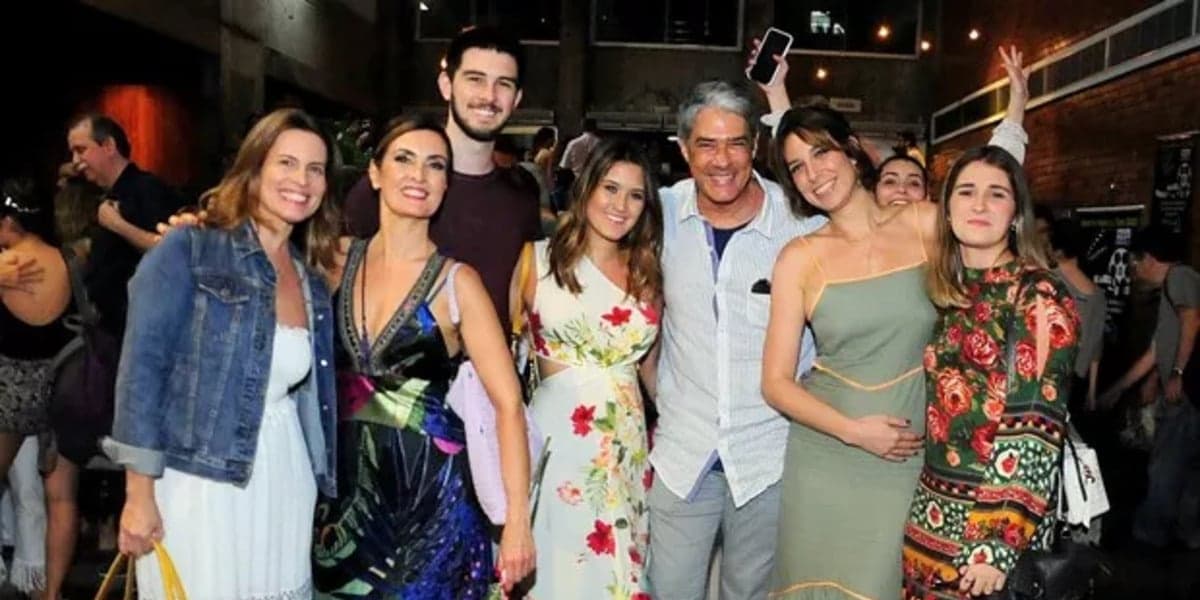 http://tvfoco.uai.com.br/wp-content/uploads/2015/05/Daniela-Mercury.jpg