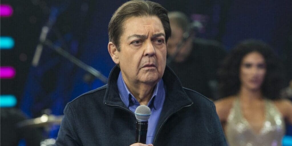 Faustão recebe notícia nos bastidores da Band e não tem motivos para comemorar