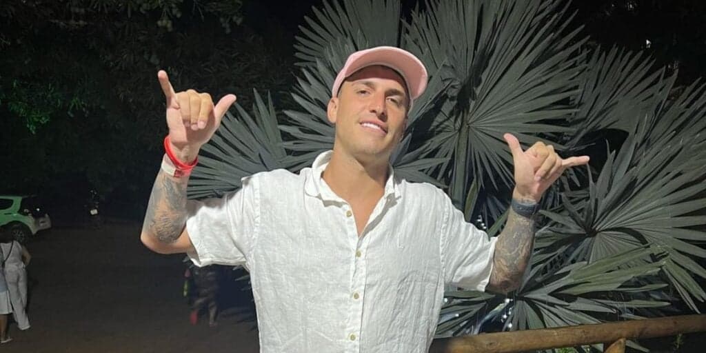 Aos 30 anos, Felipe Prior resolve assumir pela primeira vez relação e identidade é confirmada