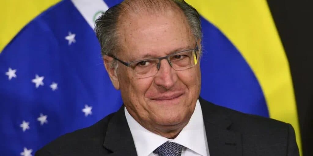 Pedro Bial fica chocado ao ver Geraldo Alckmin expor salário miserável que ganhava na Band: "Nada"