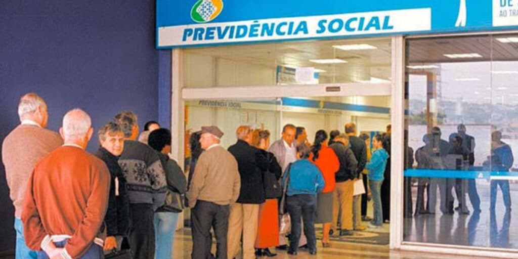 Atenção: 14° salário, tão sonhado, tem novidade confirmada e poderá ser pago em 2 parcelas de 2,6 mil