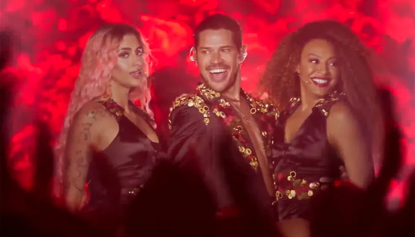 Ivy (Azzy), Lorenzo (José Loreto) e Sol (Sheron Menezzes) em Vai Na Fé. (Foto: Reprodução / TV Globo)