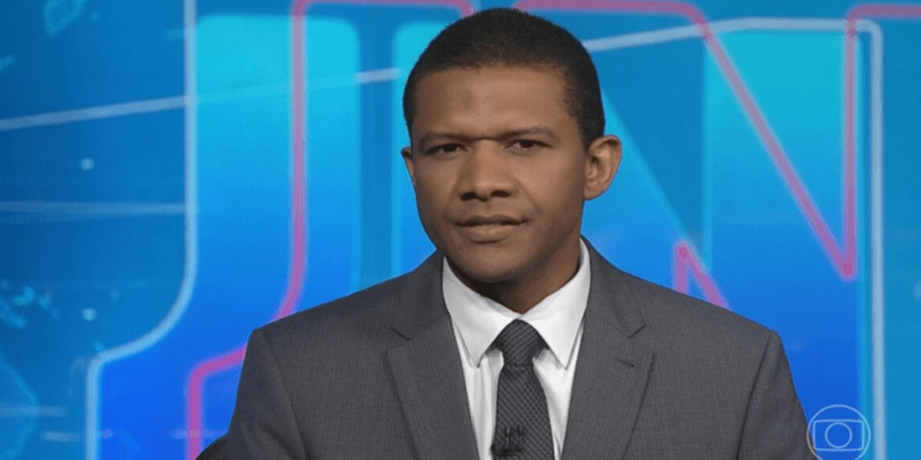 Jornal Nacional dá notícia de morte de famoso cantor ao Brasil e confirma triste acontecimento: “Mal súbito”