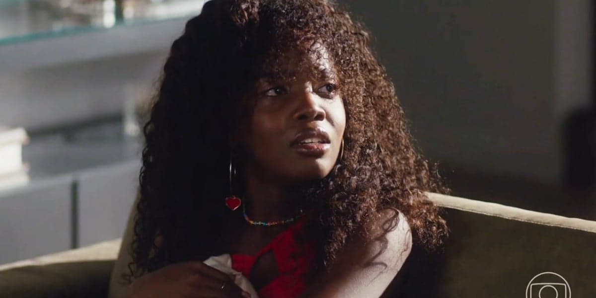Kate em cena da novela Vai na Fé 
