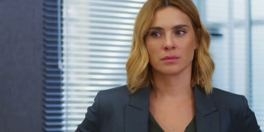 Vai na Fé - Lumiar cai para trás ao desvendar segredo de Sol e Jenifer: "... filha do Theo"