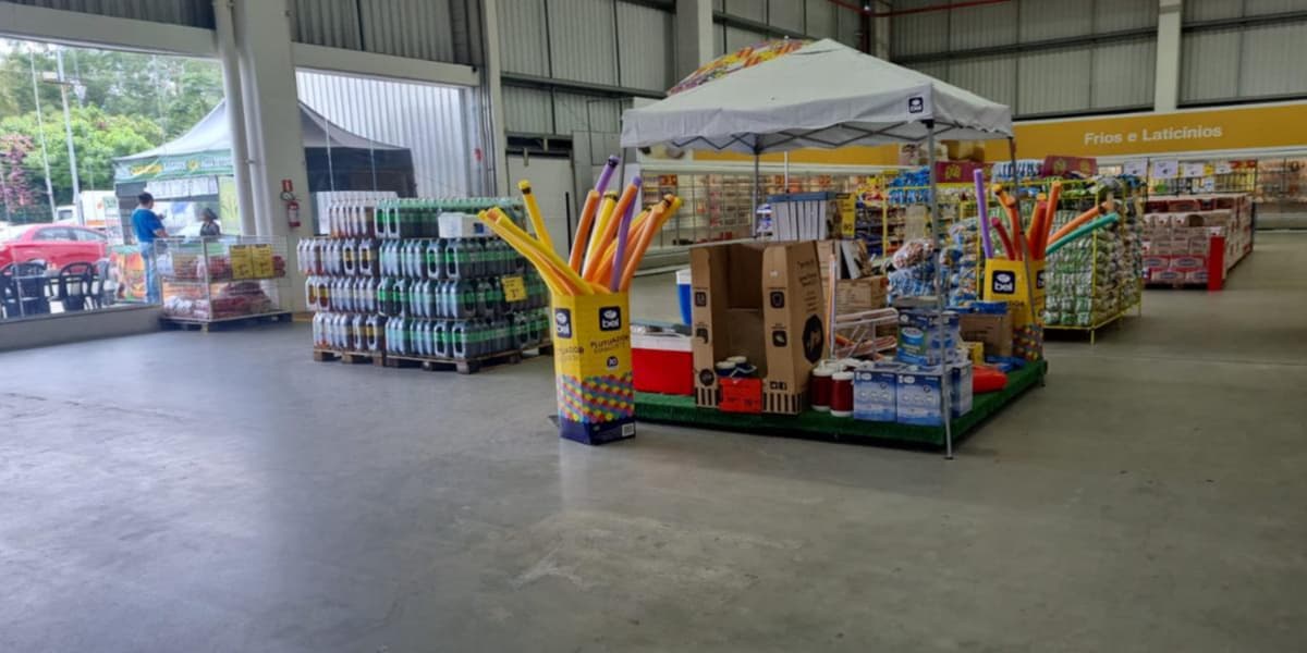 Produtos em promoção na entrada da loja - Foto: Josupe Suzuki Produtos em promoção na entrada da loja - Foto: Josupe Suzuki