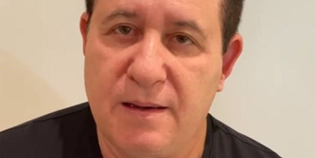 Marrone passa por procedimento no rosto durante 7h, entra em pânico e antes e depois é exposto