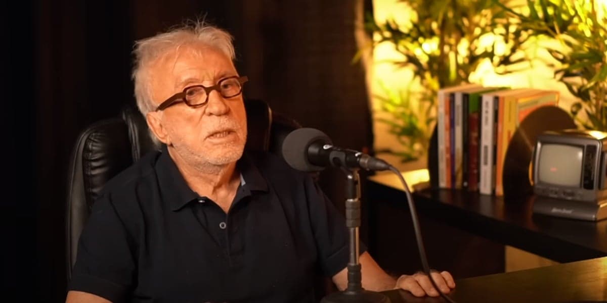Moacyr Franco contou história envolvendo Bruno e Marrone no canal de André Piunti (Foto: Reprodução / YouTube)