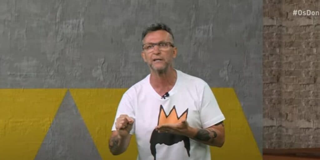Neto surge em camarim com voz embargada e desabafa sobre o que recusou fazer: "Não tinha muita coragem"