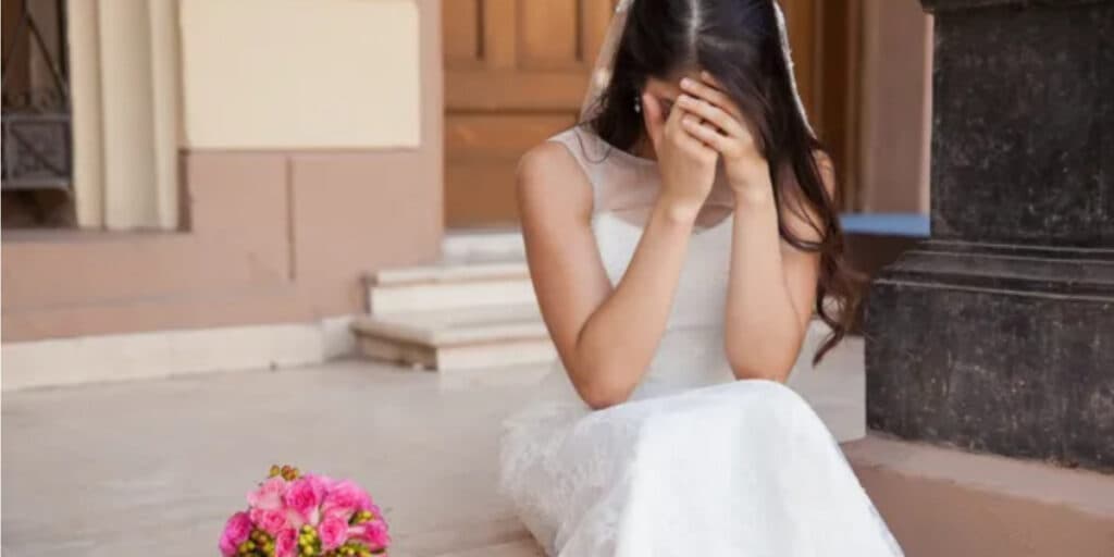 Noivo arruinou casamento ao dizer o que pensava do vestido da noiva e agora está sendo odiado