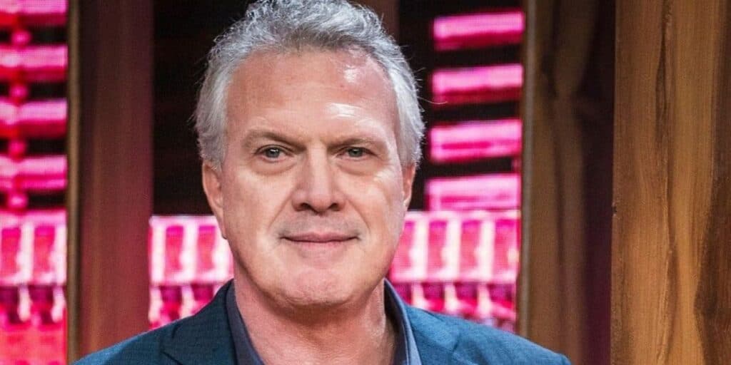 Vivendo relação discreta há anos, Pedro Bial acaba de receber rara declaração pública: "Minha vida"