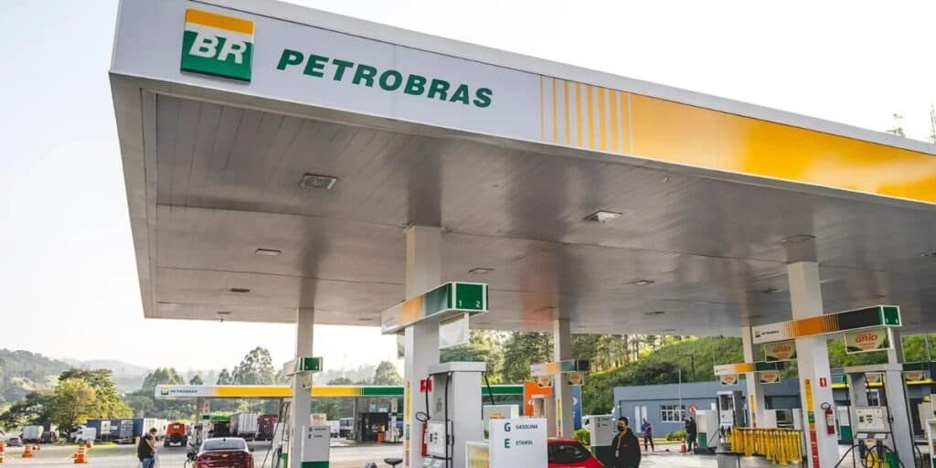 Petrobras dá notícia maravilhosa a brasileiros sobre combustível e motoristas correm para abastecer