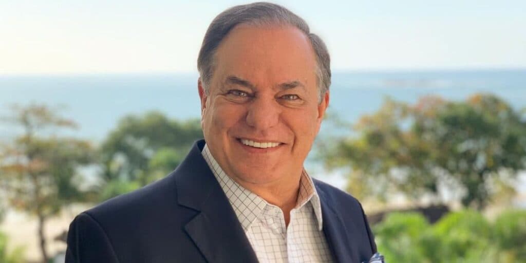 Ronnie Von tem cueca arrancada por fã, fica completamente sem roupa e expõe situação em canal