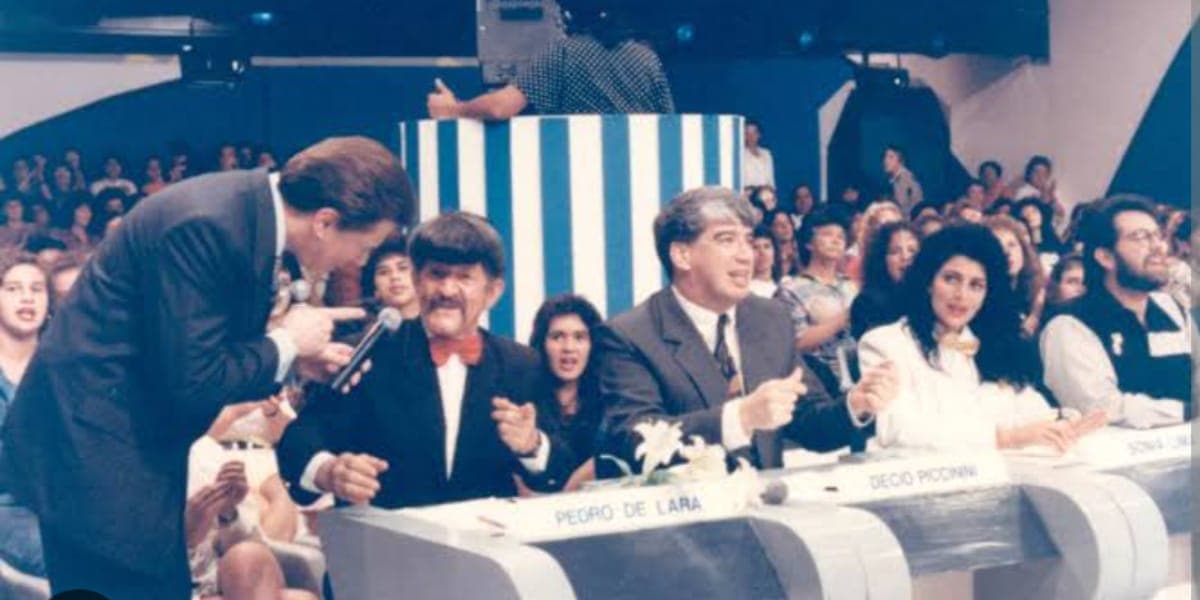 http://tvfoco.uai.com.br/wp-content/uploads/2015/05/Daniela-Mercury.jpg