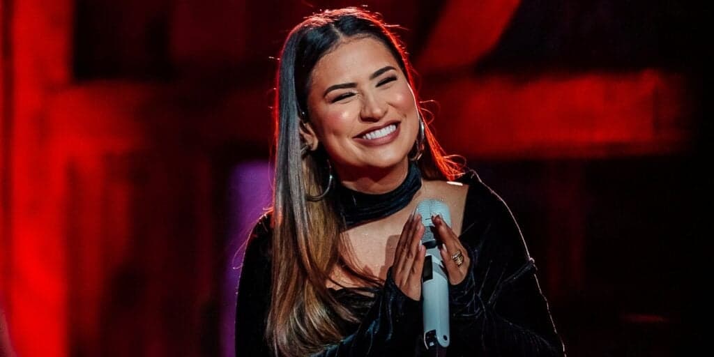 Simone Mendes lança “Oi, Erro”, faixa inédita do projeto Cintilante