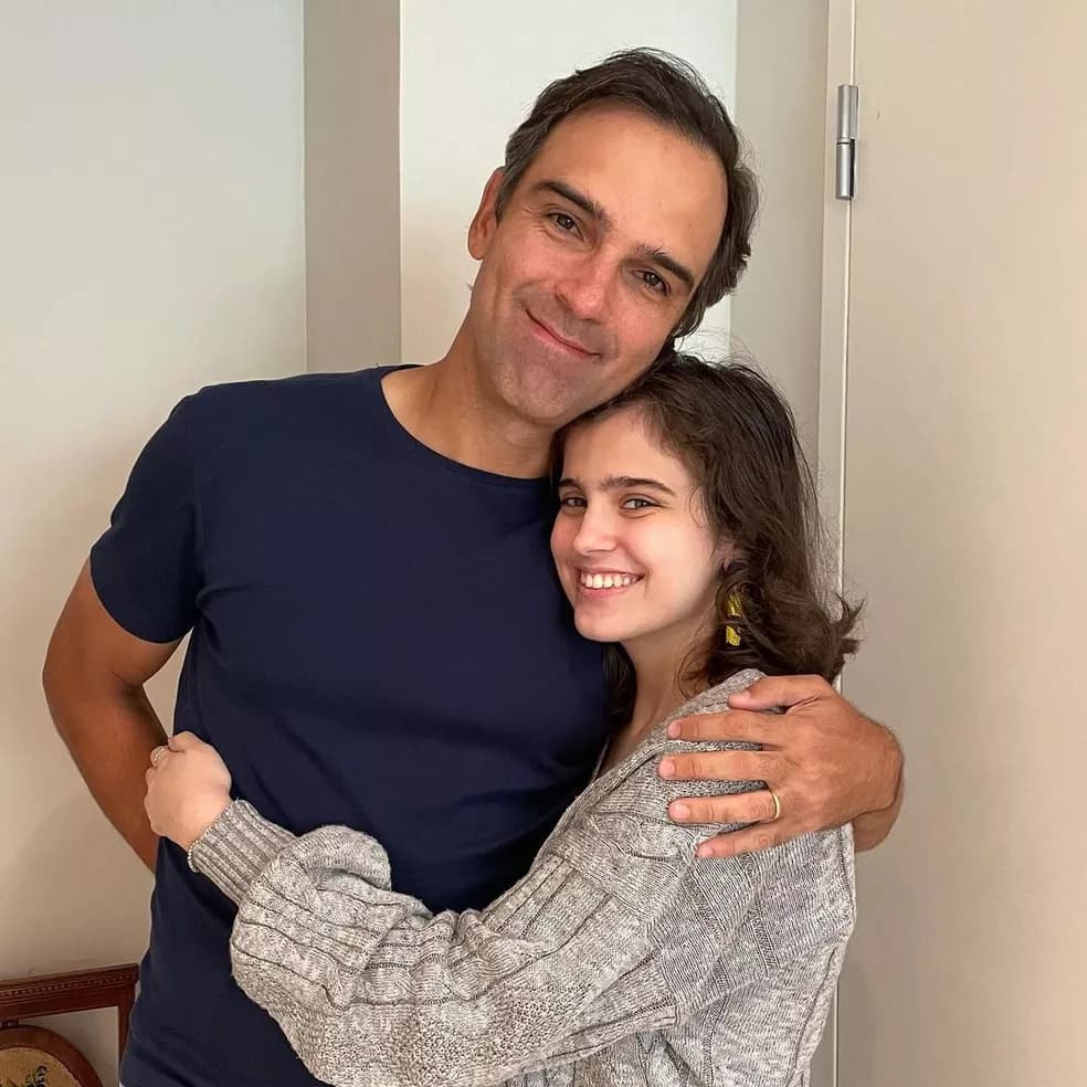Tadeu ao lado da filha mais velha, Valentina Schmidt (Foto: Reprodução/ Instagram)