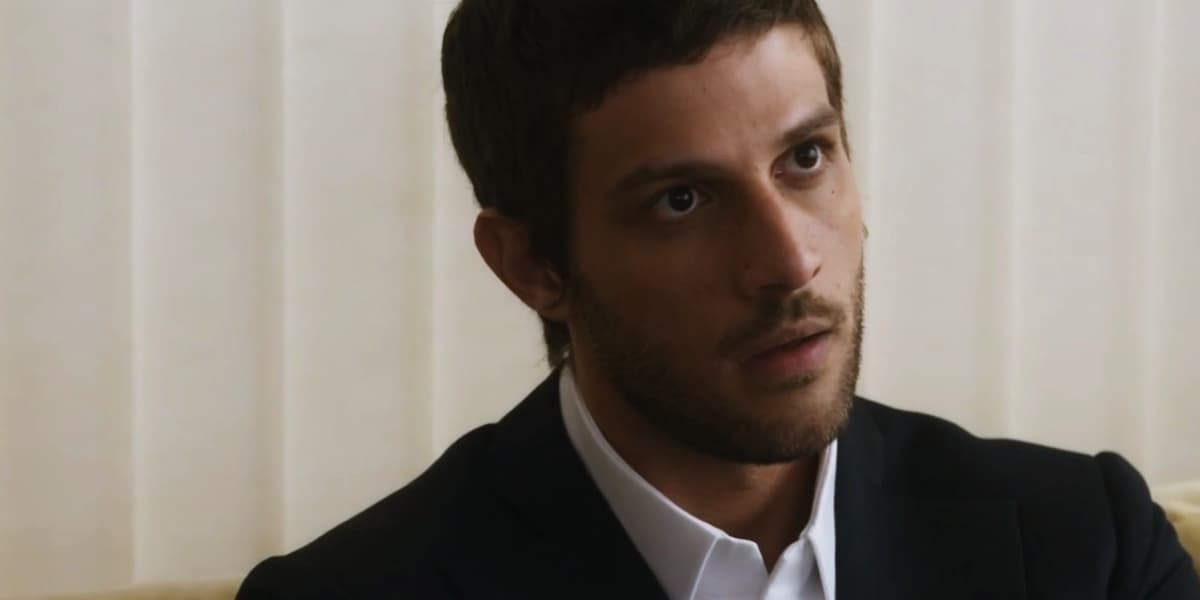Ari vai ficar passado na novela Travessia 