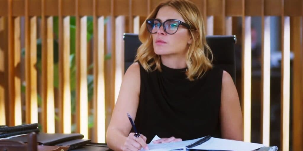Vai na Fé - Lumiar mostra as garras, desconta seu ódio em Jenifer e dá golpe inesperado