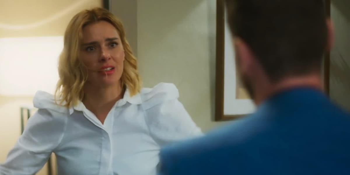 Lumiar em Vai na Fé vestida de branco Lumiar em Vai na Fé vestida de branco