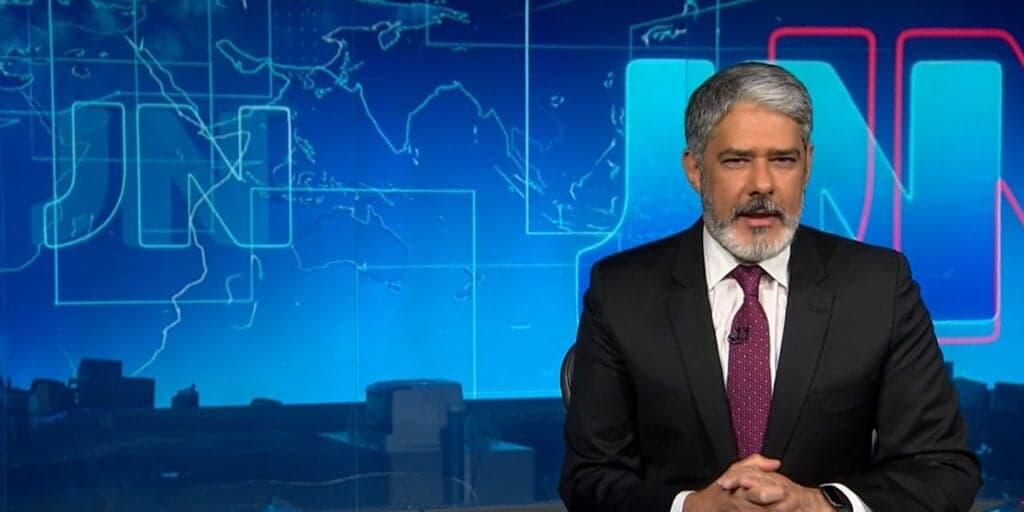 William Bonner entra ao vivo na Globo, confirma queda de avião e mortes em tragédia