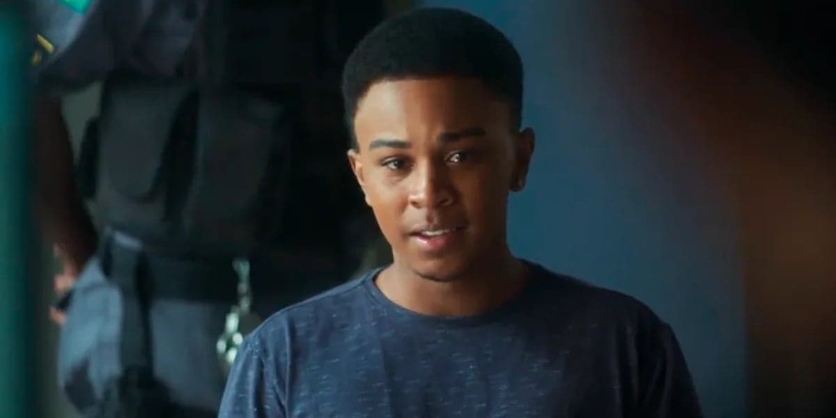 Yuri em cena da novela Vai na Fé