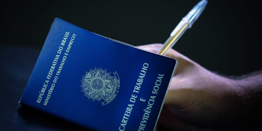 NOTÍCIA EXCELENTE: Trabalhadores com carteira assinada tem novo SAQUE aprovado para maio