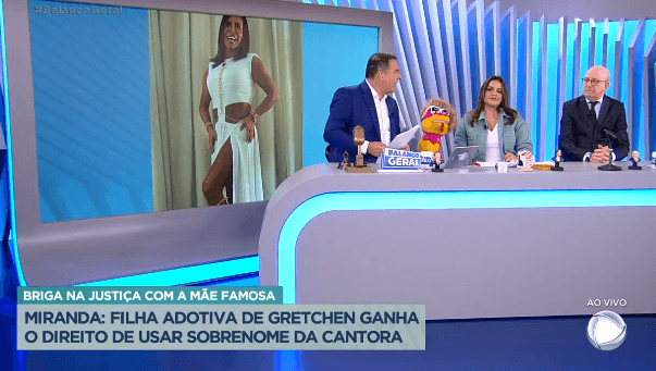 Fabíola Reipert e Gottino expõe o caso de Jenny Miranda, filha adotiva de Gretchen,  no quadro "Hora da Venenosa, na Record (Foto Reprodução/PlayPlus)