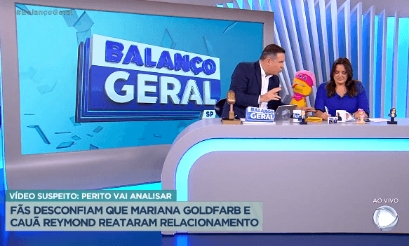 Gottino e Fabíola Reipert na bancada da "Hora da Venenosa" (Foto Reprodução/Play Plus)