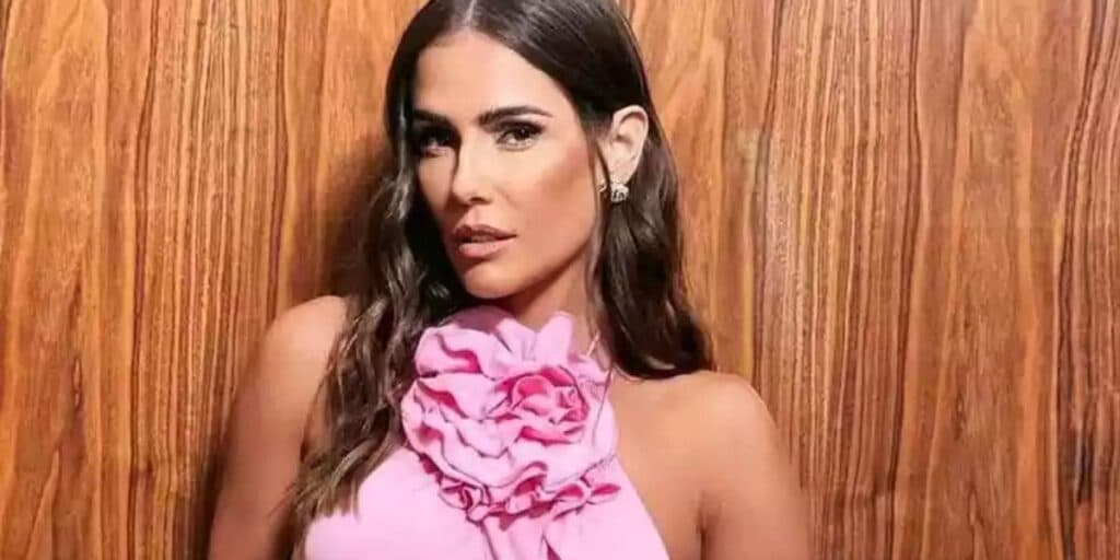 Deborah Secco é dona de loja de roupas gigante, que você já pode ter comprado e nem imagina