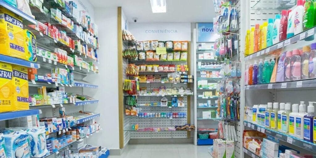 Falência: Rede famosa de drogarias demite 350 pessoas, fecha 18 lojas e dá péssima notícia