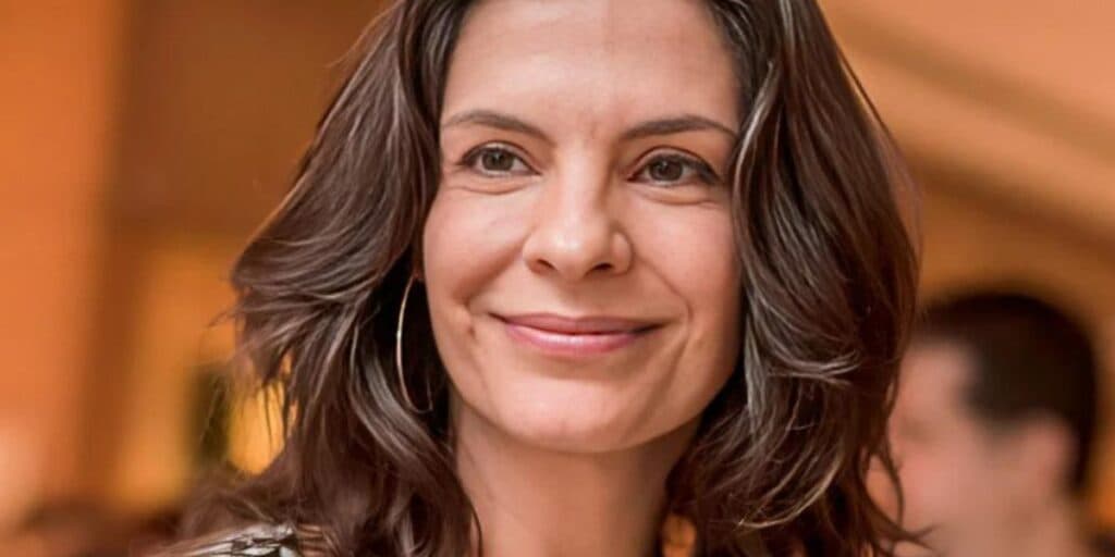 A relação discreta que Helena Ranaldi, da Globo, vive há anos com estrela da TV e muitos não sabem