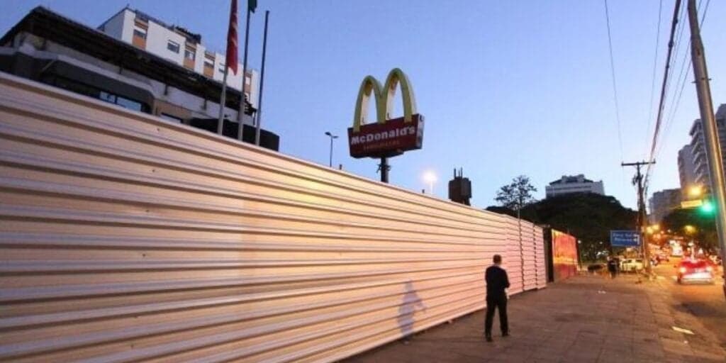 A rejeição e falência do McDonald’s em país e o verdadeiro motivo para fechamento de todas as lojas