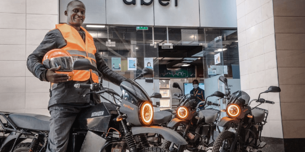 País está distribuindo milhares de motos elétricas DE GRAÇA e cidadãos precisam correr para aproveitar