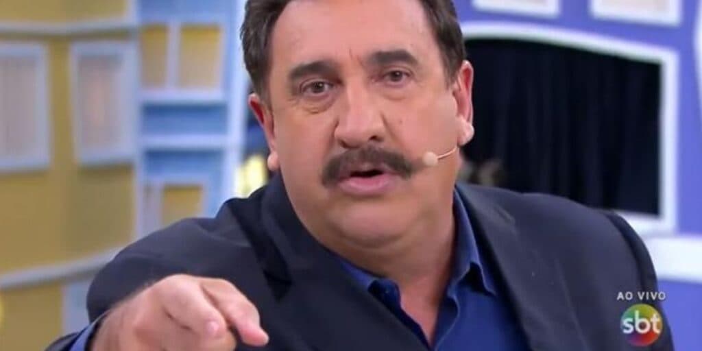 Ratinho surta no SBT, diz que só sai de lá para o cemitério e fala sobre saída de Celso e Eliana do canal