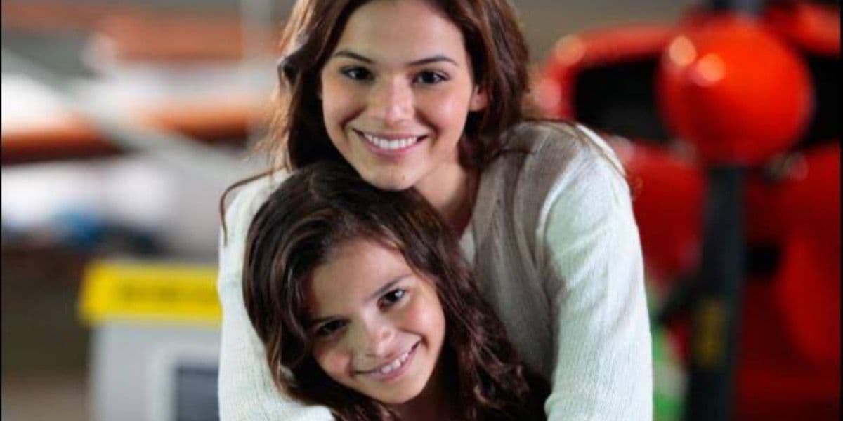 Bruna Marquezine e irmã (Foto:Reprodução/Purebreak)