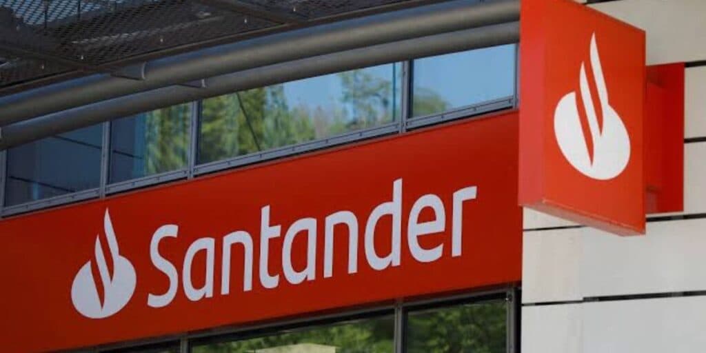 Fechamento de agência do Santander deixa funcionários aflitos e clientes precisam saber o que fazer agora