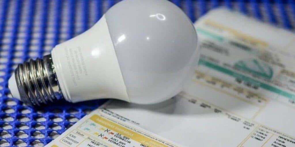 Atenção: você pode pagar bem mais barato na sua conta de luz todos os meses e precisa saber como