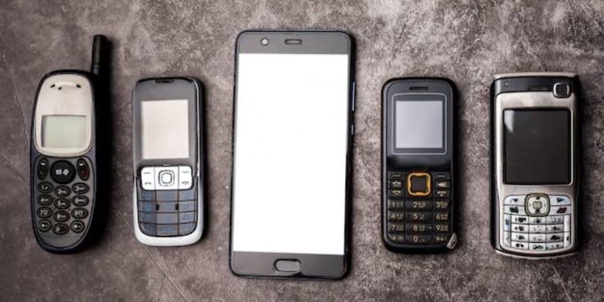 Celulares antiquados (Reprodução/Internet)