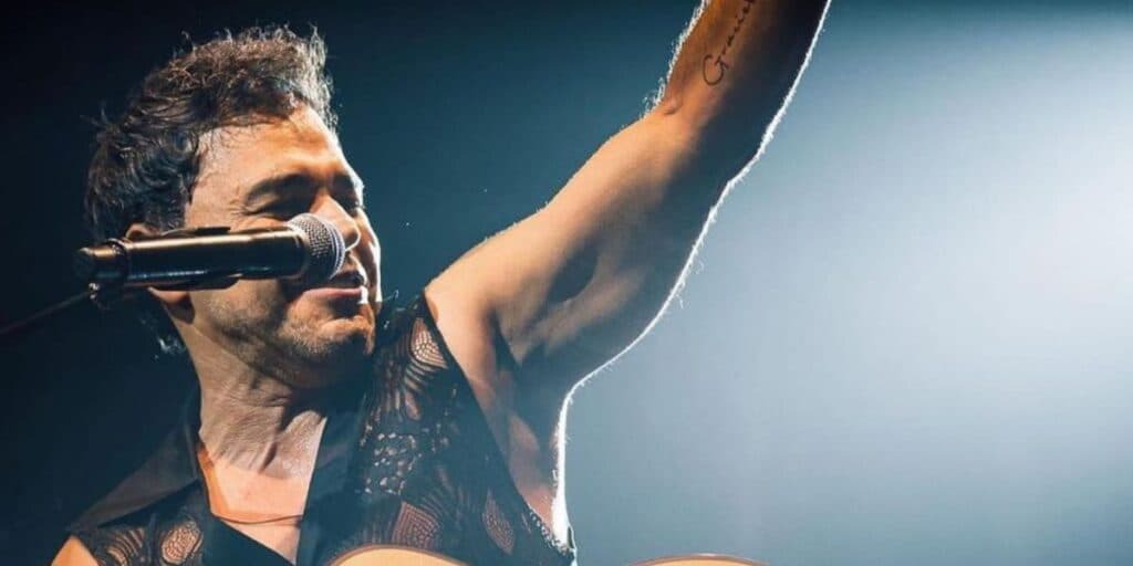Atitude de Zezé Di Camargo em camarim faz fã chorar e vídeo divulgado revela como sertanejo realmente é