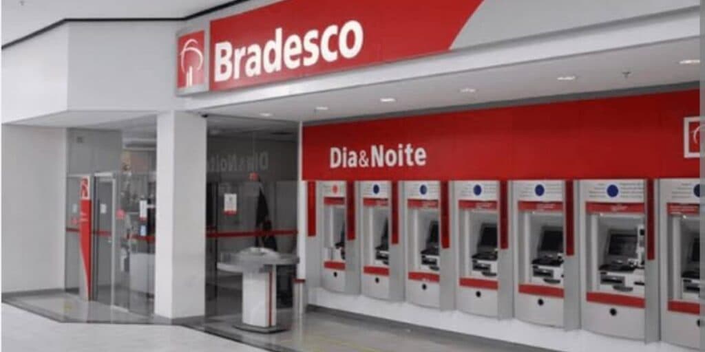 Que história é essa que o Bradesco tem fechado agências? Saiba a verdade de uma vez